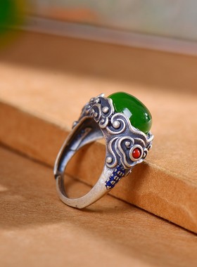 925银镶嵌和田玉碧玉蛋面戒指