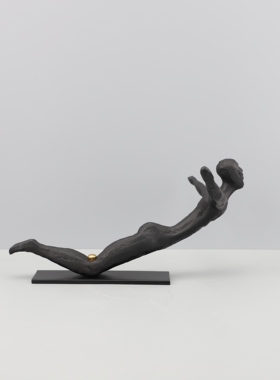 现代简约创意黑色金属人物雕塑