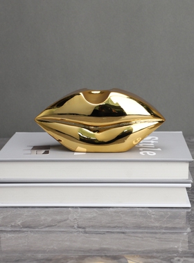 抽象五官雕塑电镀摆件