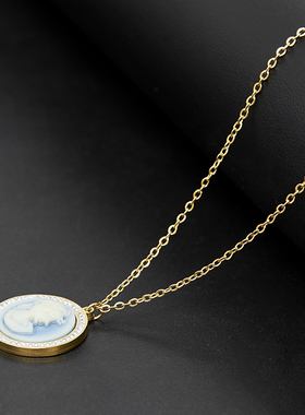 时尚气质人像圆牌项链