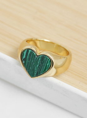 欧美时尚绿色天然石爱心戒指