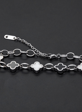 立体镶钻黑白四叶草钛钢手链