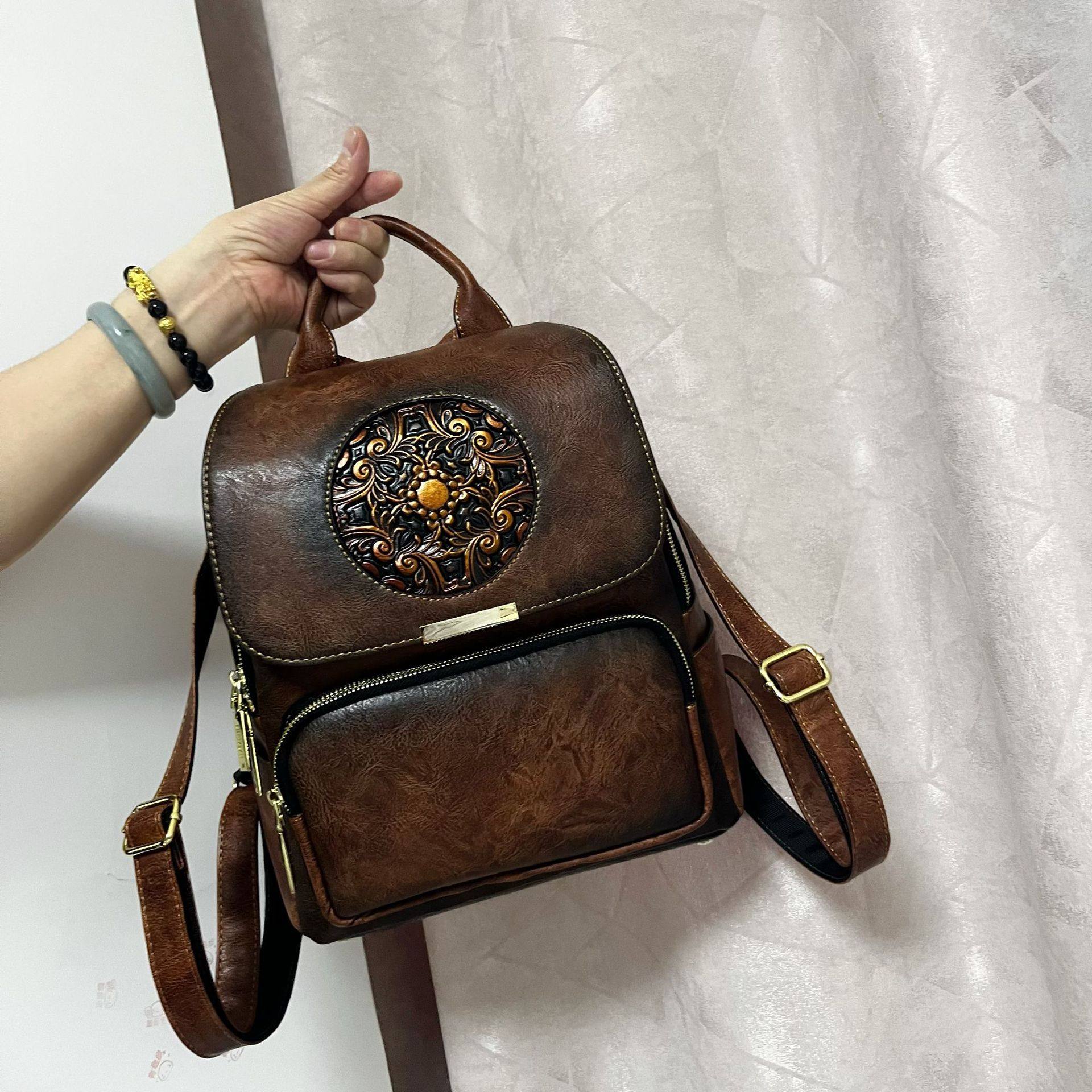 双肩包欧美压花复古风质感背包大容量户外背包通勤休闲女士双肩包,淘宝优惠券,粉丝福利购,淘宝优惠卷