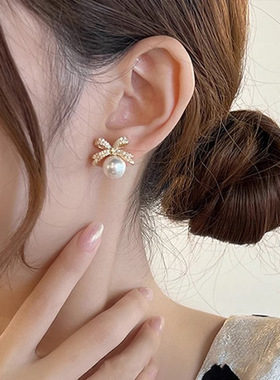 满钻蝴蝶结珍珠耳环秋冬抖音新款爆款小众设计高级感耳饰洋气耳钉