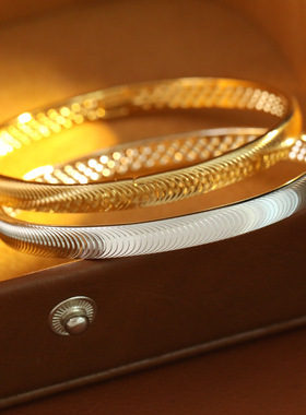 直播爆款黄铜镀金水波纹开口手镯