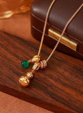 爆款绿珠金色葫芦项链高级感轻奢小众锁骨链女玛瑙吊坠毛衣链配饰