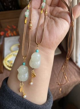 天然和田玉老料趴趴猫吊坠项链和田玉毛衣链