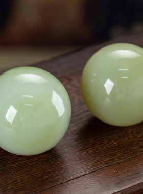 石诚记天然玉石风水球摆件手握球