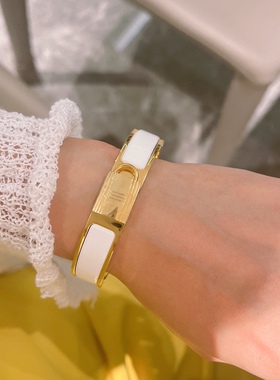 欧美经典情侣窄版黑武士字母扣锁头珐琅18k金多色可叠戴手镯