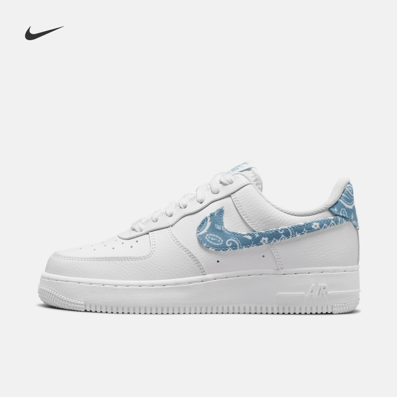 Nike耐克官方AIR FORCE 1女子空军一号运动鞋夏季胶底板鞋DH4406-图0