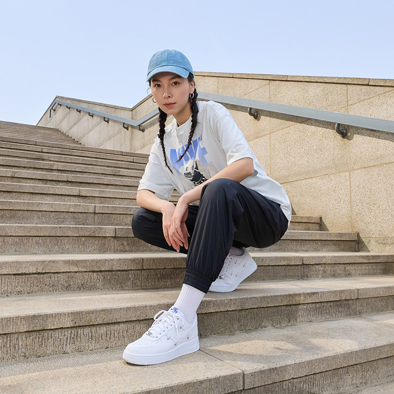 耐克空军一号女子秋冬板鞋NIKEAIRFORCE1