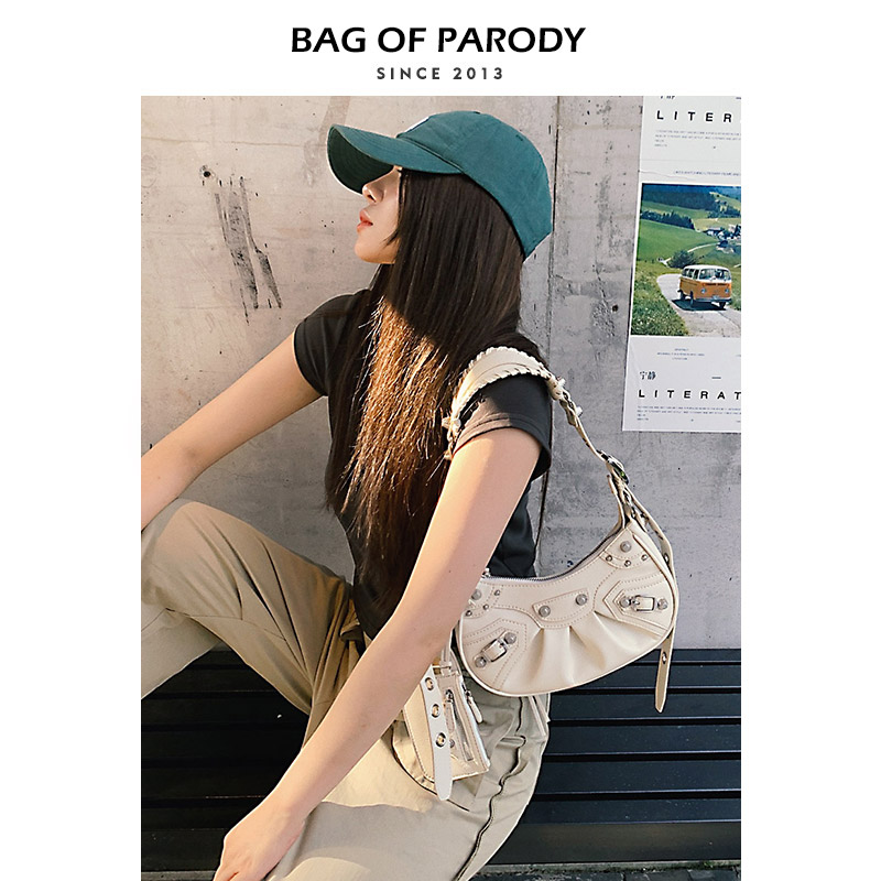 Bag of parody 月牙包2024新款辣妹铆钉三合一斜挎机车包女腋下包 - 图2