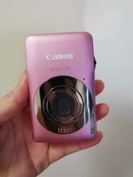 Canon/Canon IXUS 105 IS 115 retro CCD old camera digital camera portrait campus students