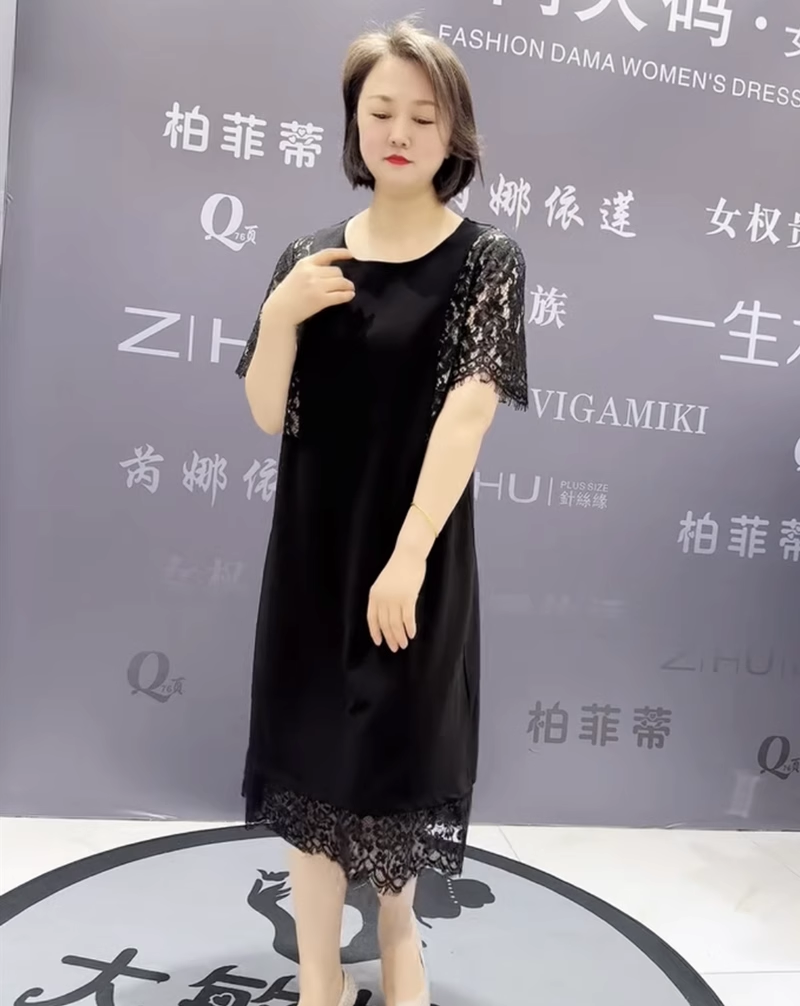 芮娜依莲9379夏季新款蕾丝刺绣拼接时尚高档遮肉显瘦大码连衣裙女 - 图0