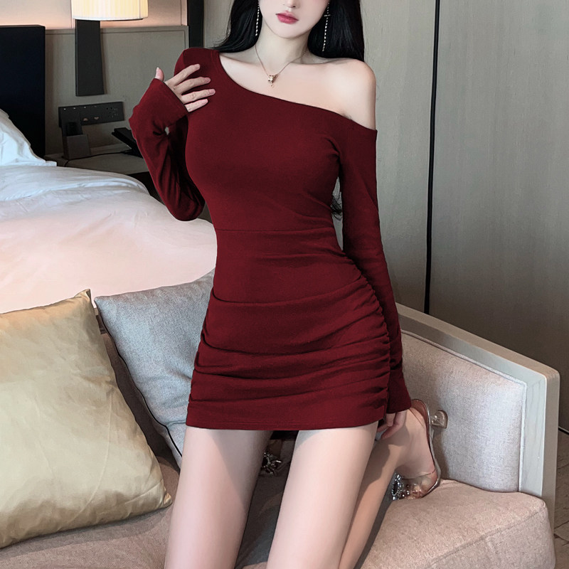 高级感斜肩打底气质修身显瘦露肩包臀连衣裙女一字肩长袖性感短裙,淘宝优惠券,粉丝福利购,淘宝优惠卷