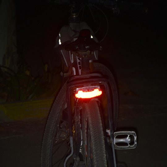 自行车单车山地车尾灯后尾货架安装LED警示灯夜骑装备配件