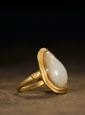 西周和田白玉贝戒指戒环黄金镶嵌