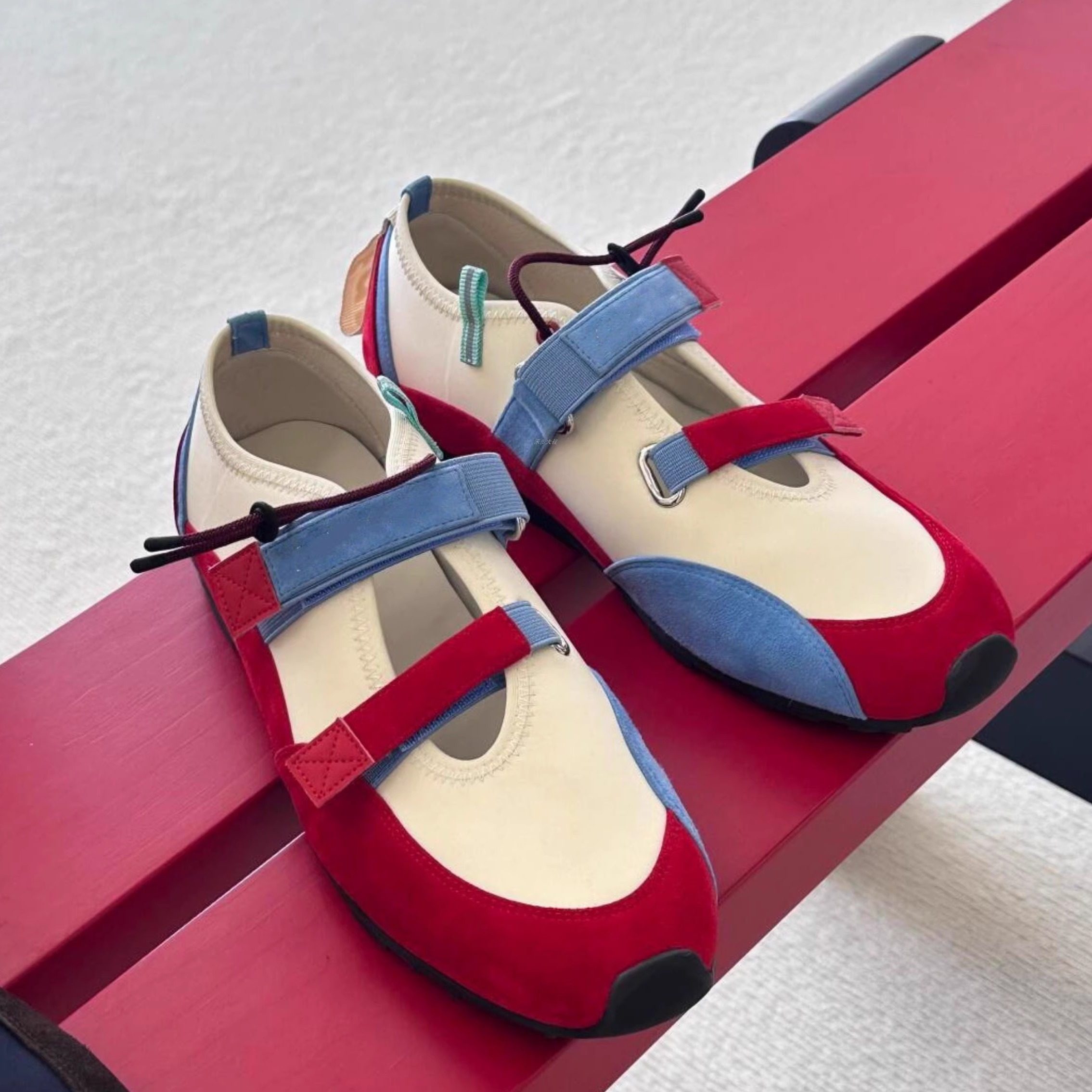 2026春夏街头百搭圆头魔术贴平底玛丽珍运动鞋少女感拼色芭蕾舞鞋,淘宝优惠券,粉丝福利购,淘宝优惠卷