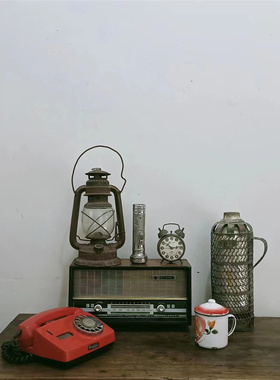 80后怀旧老物件收音机煤油灯暖瓶电话机复古马提灯民宿装饰摆件