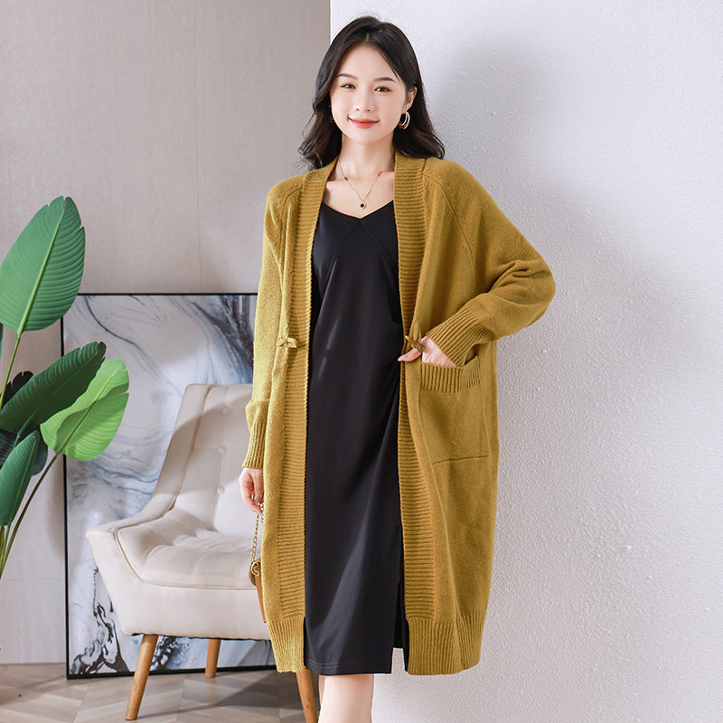  伊自尚服饰常规大码外套