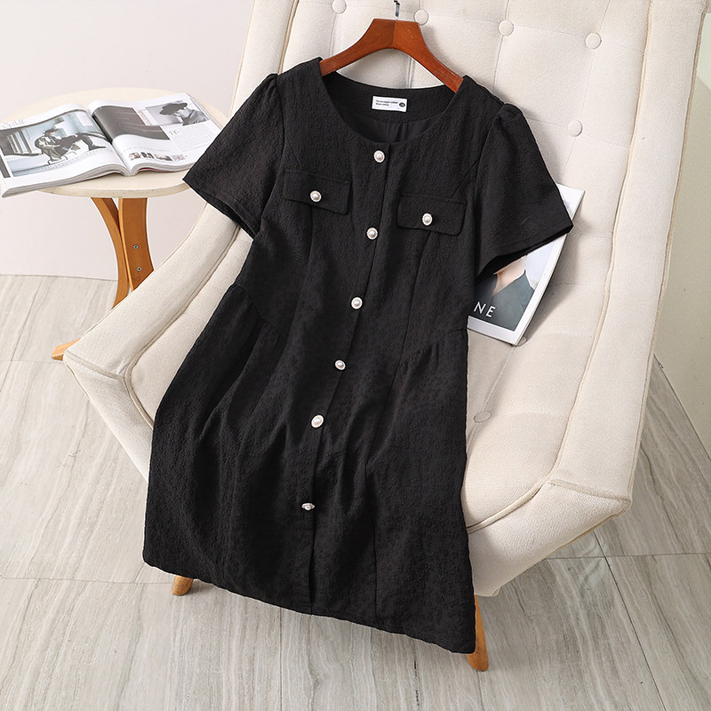  伊自尚服饰连衣裙