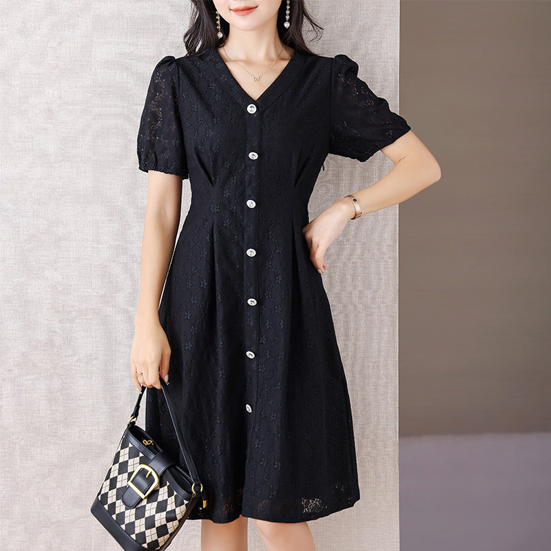  伊自尚服饰连衣裙