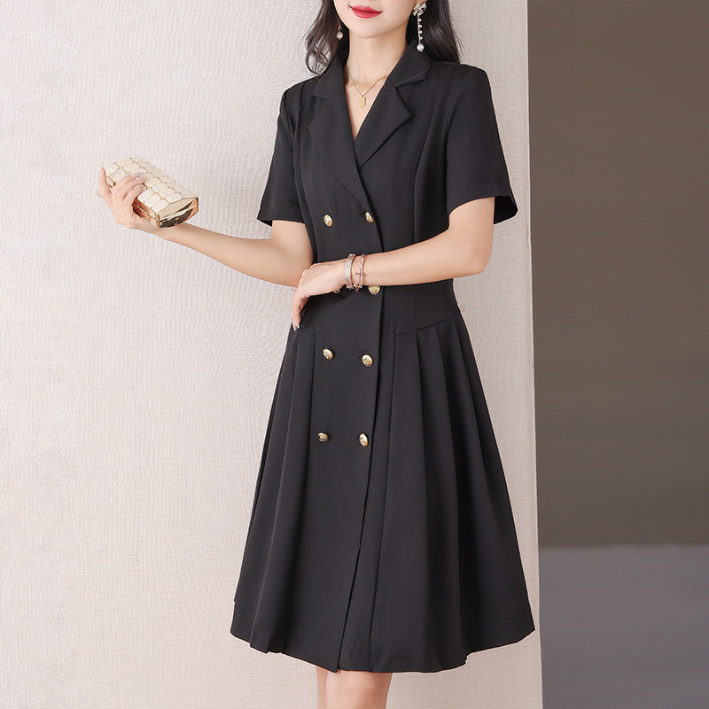  伊自尚服饰大码女装