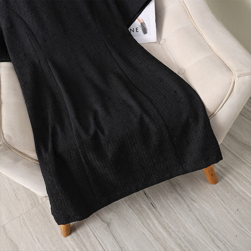  伊自尚服饰连衣裙