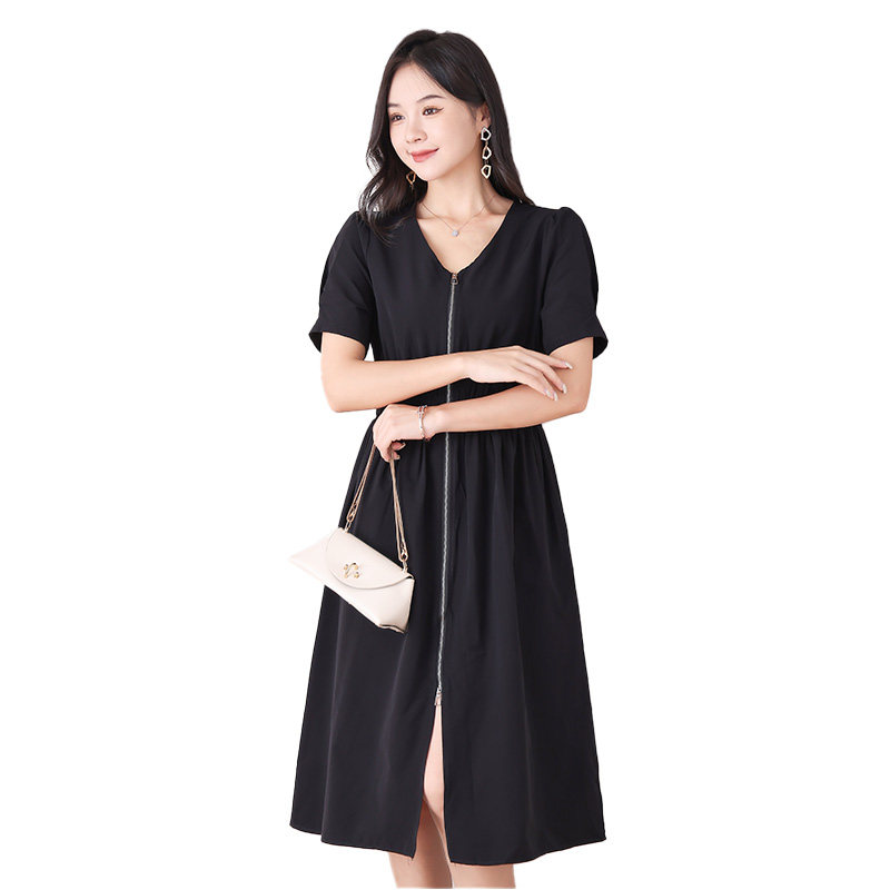  伊自尚服饰连衣裙