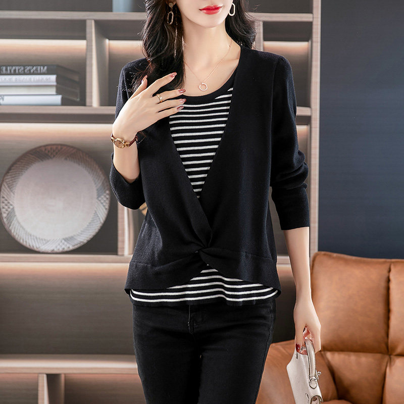  伊自尚服饰毛针织衫