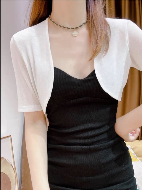 ເສື້ອຢືດ cardigan ແຂນສັ້ນກະທັດຮັດ