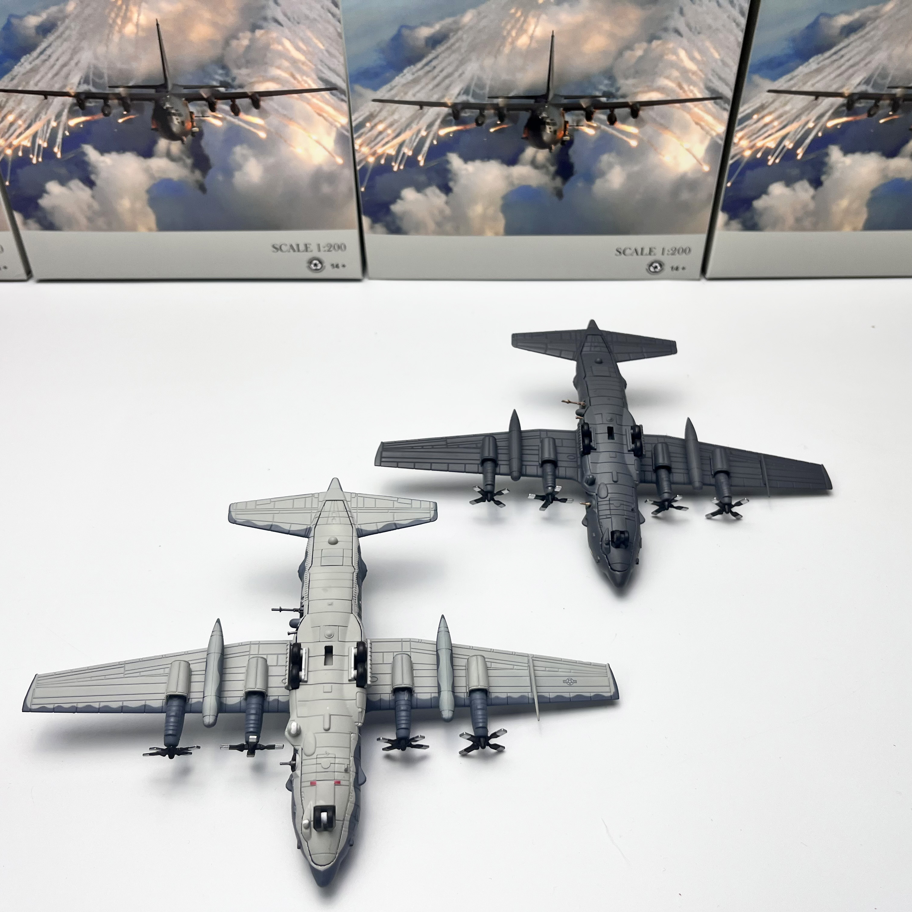 WLTK 1/200AC-130U空中炮艇攻击机AC130合金仿真军事飞机模型摆件 - 图2