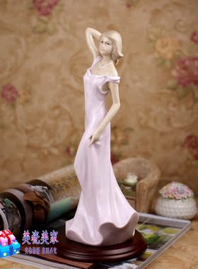 英国陶瓷人物生日礼品摆件