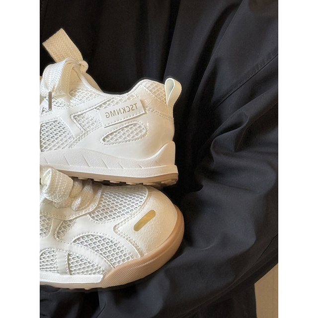 Mesh breathable thin lightweight soft sole sports and casual shoes