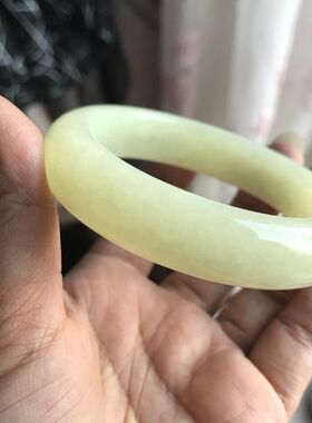 天然柠檬黄手镯新疆和田玉