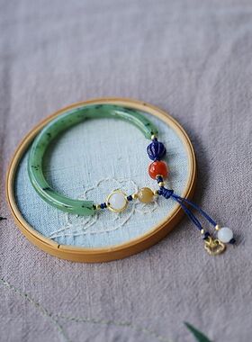 轻素天然和田玉俄料乌兰海