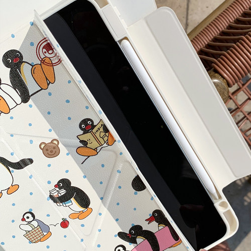 九点半可爱蓝波点清新企鹅平板壳适用于苹果2026新款iPadAir811寸720°旋转折叠保护套第十二代平板套华为 - 图1