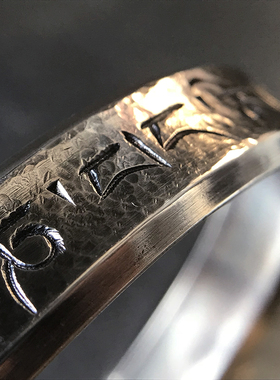 跋折罗复古藏传雕刻藏文银手镯