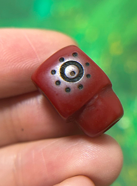 12mm藏式红色料器咒点三通手工雕刻打磨大孔道复古做旧藏传文玩配