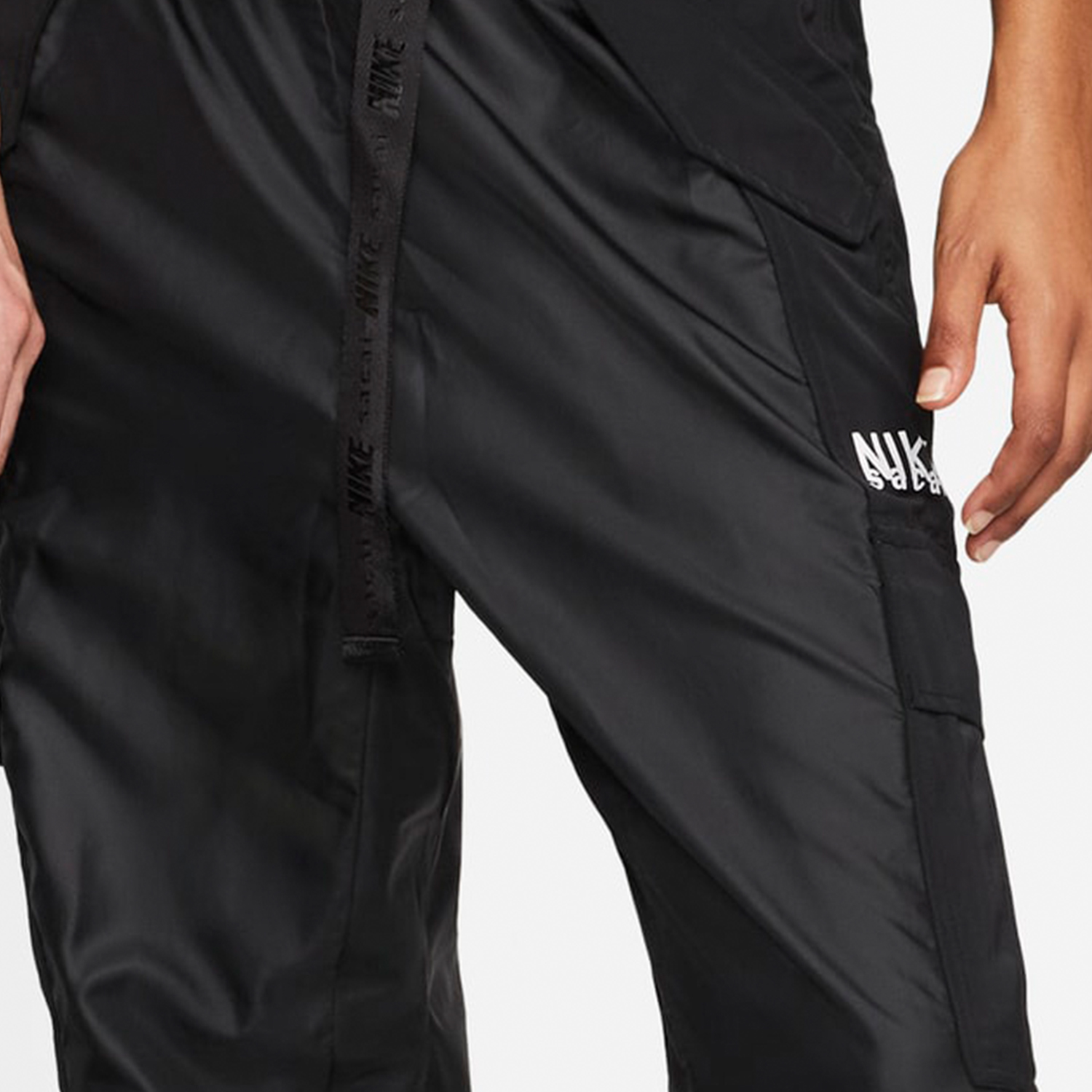 Nike/耐克官方正品Sacai联名款男女时尚休闲宽松运动裤DQ9060-010 - 图2