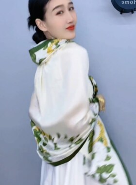 春夏披肩宽松一体洋气外搭防风荷叶领连帽防晒披肩丽锦缎斗篷菲灵