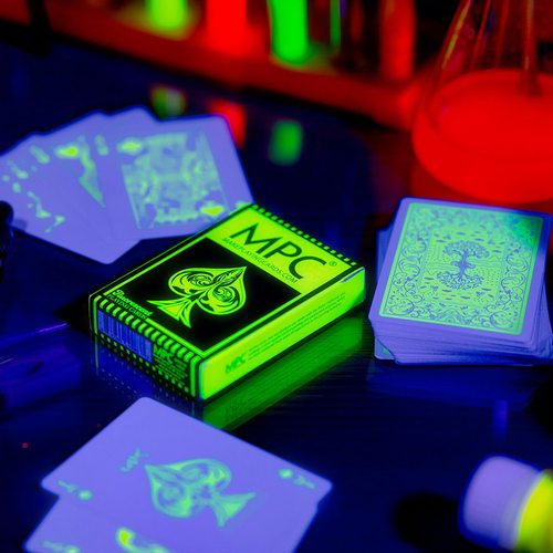 汇奇进口收藏花切创意扑克牌紫效果秋季TH光因子月神悲惨牌夜光灯 - 图2
