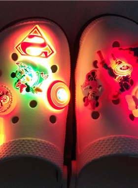 卡洛驰洞洞鞋鞋扣亮灯led发光3d