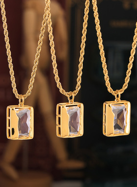 c欧美hic风简约个性麻花链造型钛钢项链镶嵌锆石铜材质方牌吊坠链