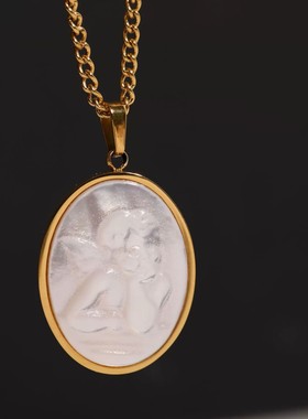 小众设计感小天使angel贝壳贝母丘比特椭圆项链钛钢项链镀18K金