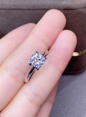 牛头款纯银简单大方四爪莫桑钻石