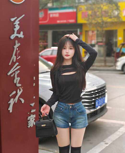 ເດັກຍິງຮ້ອນອາເມລິກາ retro ສັ້ນ denim distressed ສໍາລັບແມ່ຍິງ 2024 summer ການອອກແບບໃຫມ່ ແອວຕ່ໍາ slimming pants ຮ້ອນ