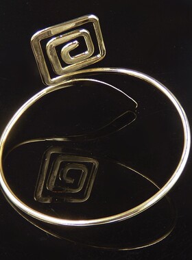 个性靓丽潮金色折线螺旋欧美臂环