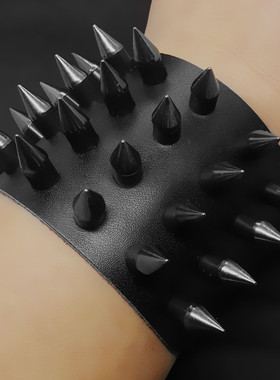 尖铆钉塑料圆柱朋克宽柔软皮手链