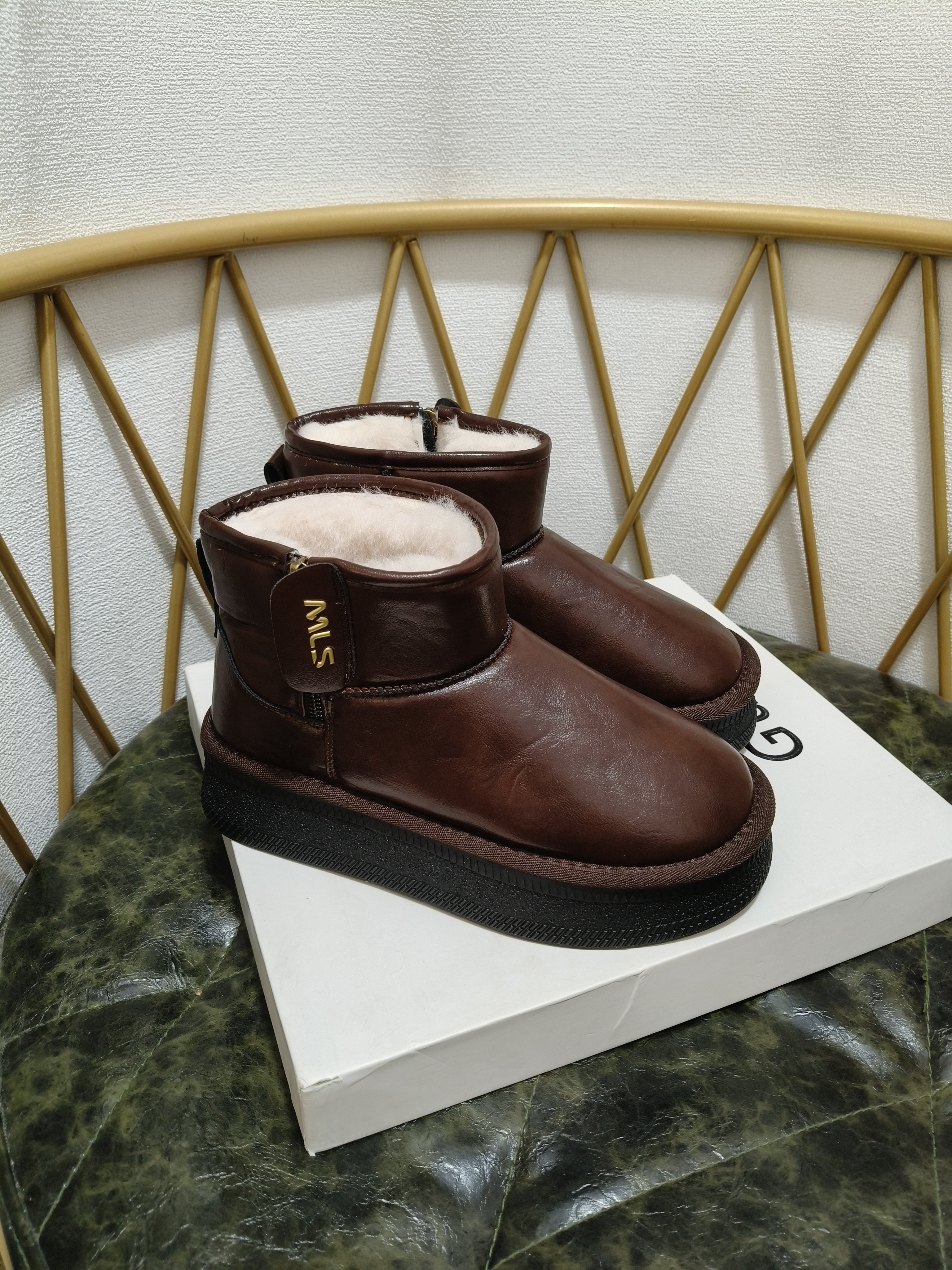 断码捡漏真皮保暖雪地靴女2025冬季新款加绒加厚短靴防滑面包棉鞋,淘宝优惠券,粉丝福利购,淘宝优惠卷